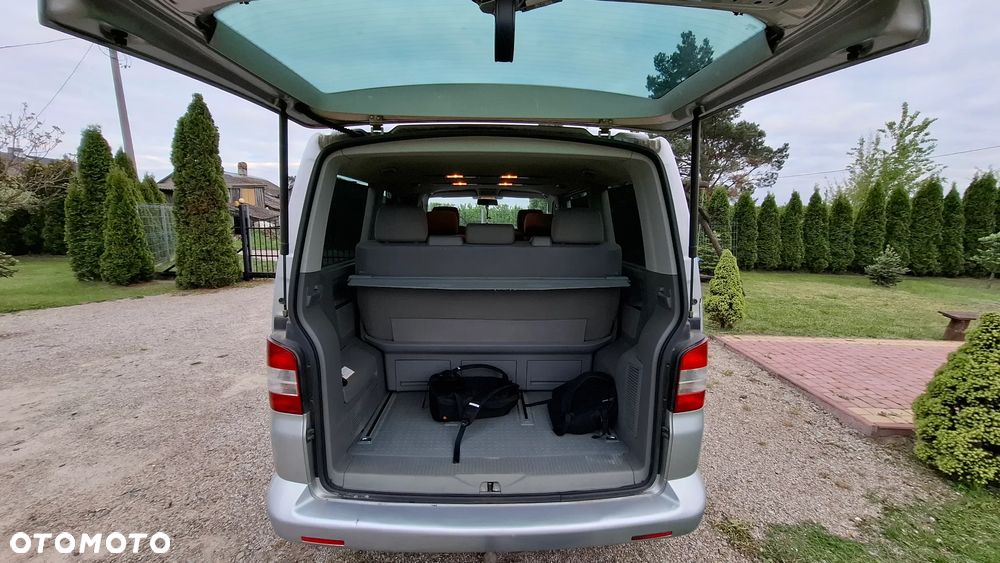 Volkswagen Multivan - 21