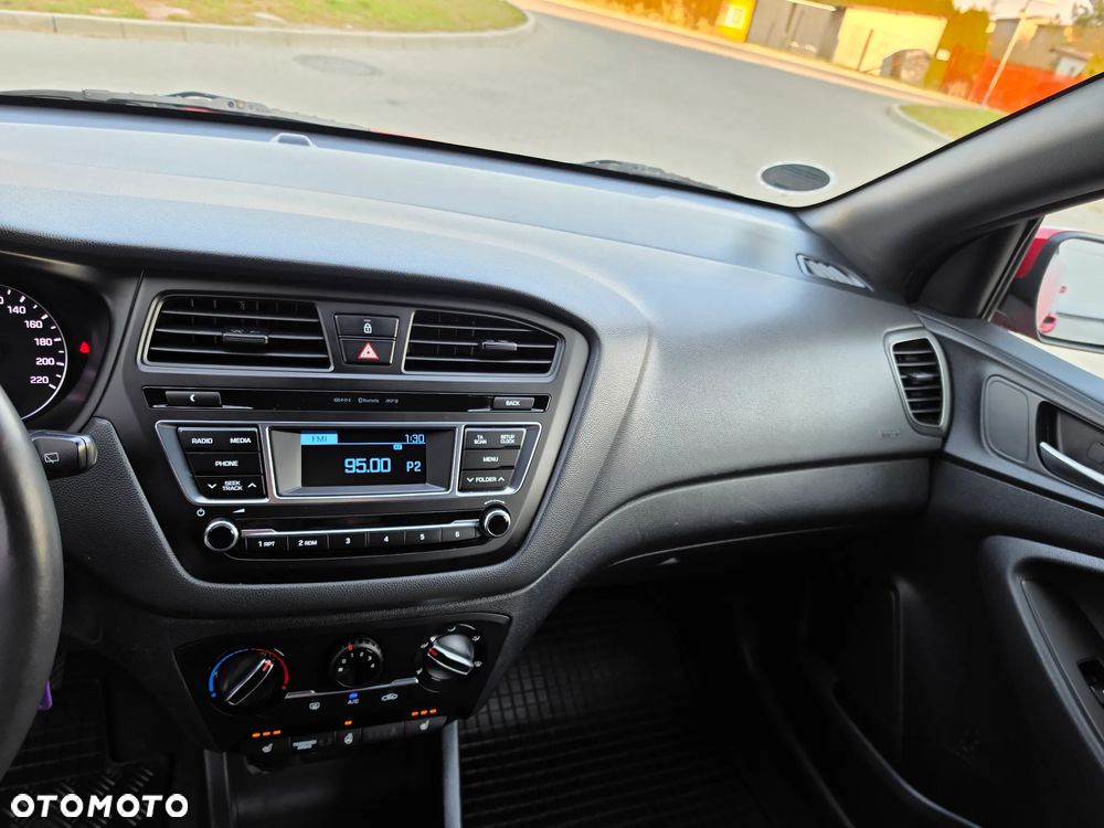 Hyundai i20 1.2 Fresh - 19