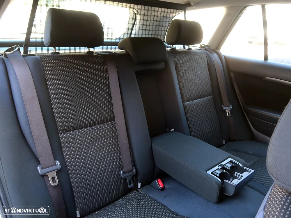 Toyota Avensis SW 2.0 D-4D Sol - 17