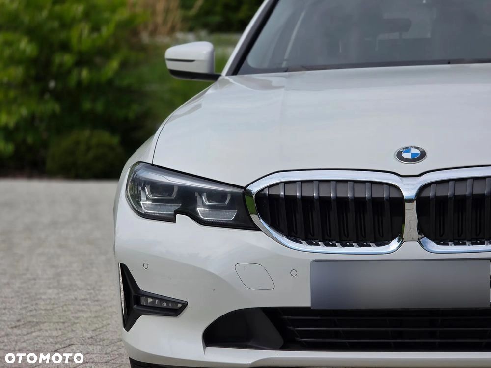 BMW Seria 3 318i M Sport sport - 17