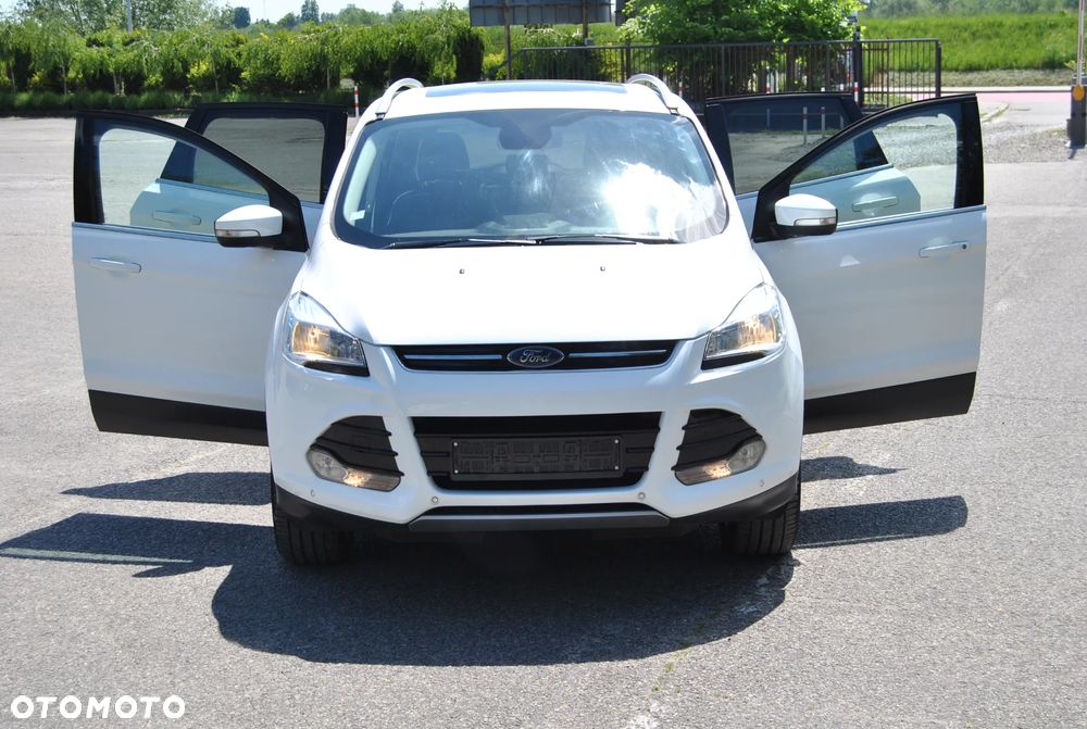 Ford Kuga 2.0 TDCi 2x4 Titanium - 10