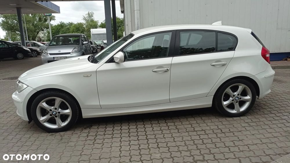 BMW Seria 1 116i - 25
