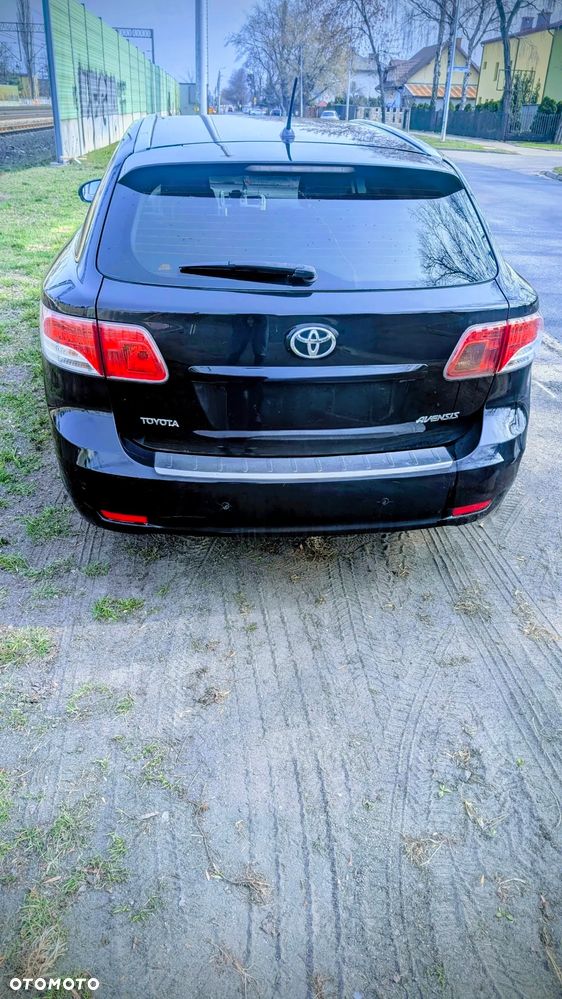 Toyota Avensis 2.0 D-4D Sol Premium - 3