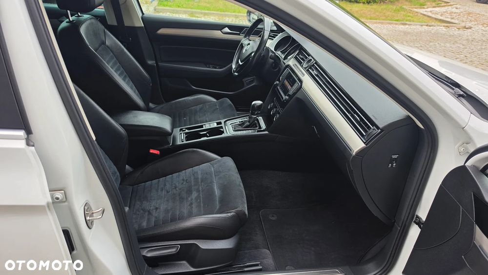 Volkswagen Passat 2.0 TDI SCR (BlueMotion Tech) 4Motion D Highline - 7