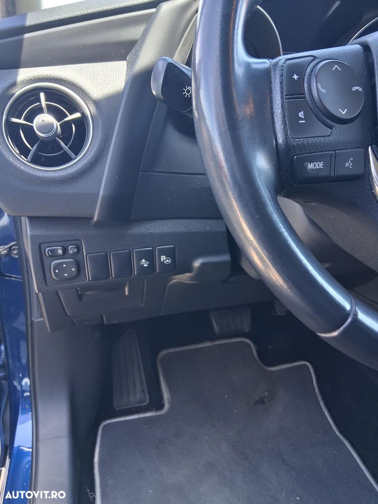 Toyota Auris 1.8 L VVT-i Sol + - 15