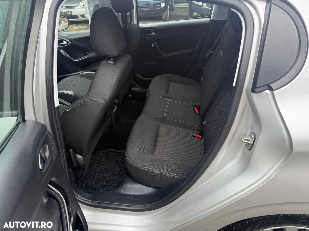 Peugeot 208 82 PureTech Style - 7