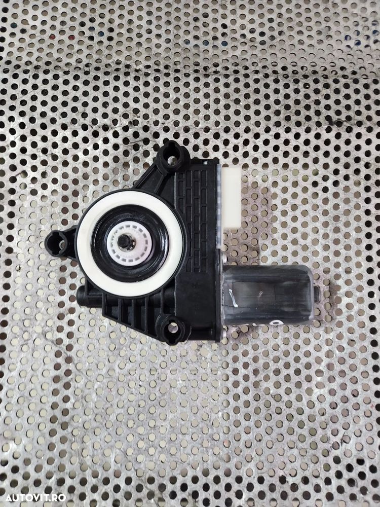Motoras Macara Electrica Stanga Fata Bmw F40 F44 Volan Stanga - Dezmembrari Arad - 2