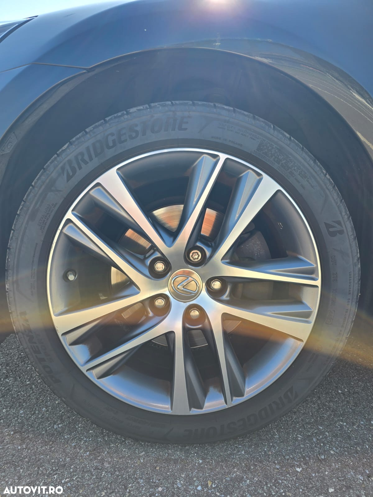 Lexus Seria IS 300h - 8