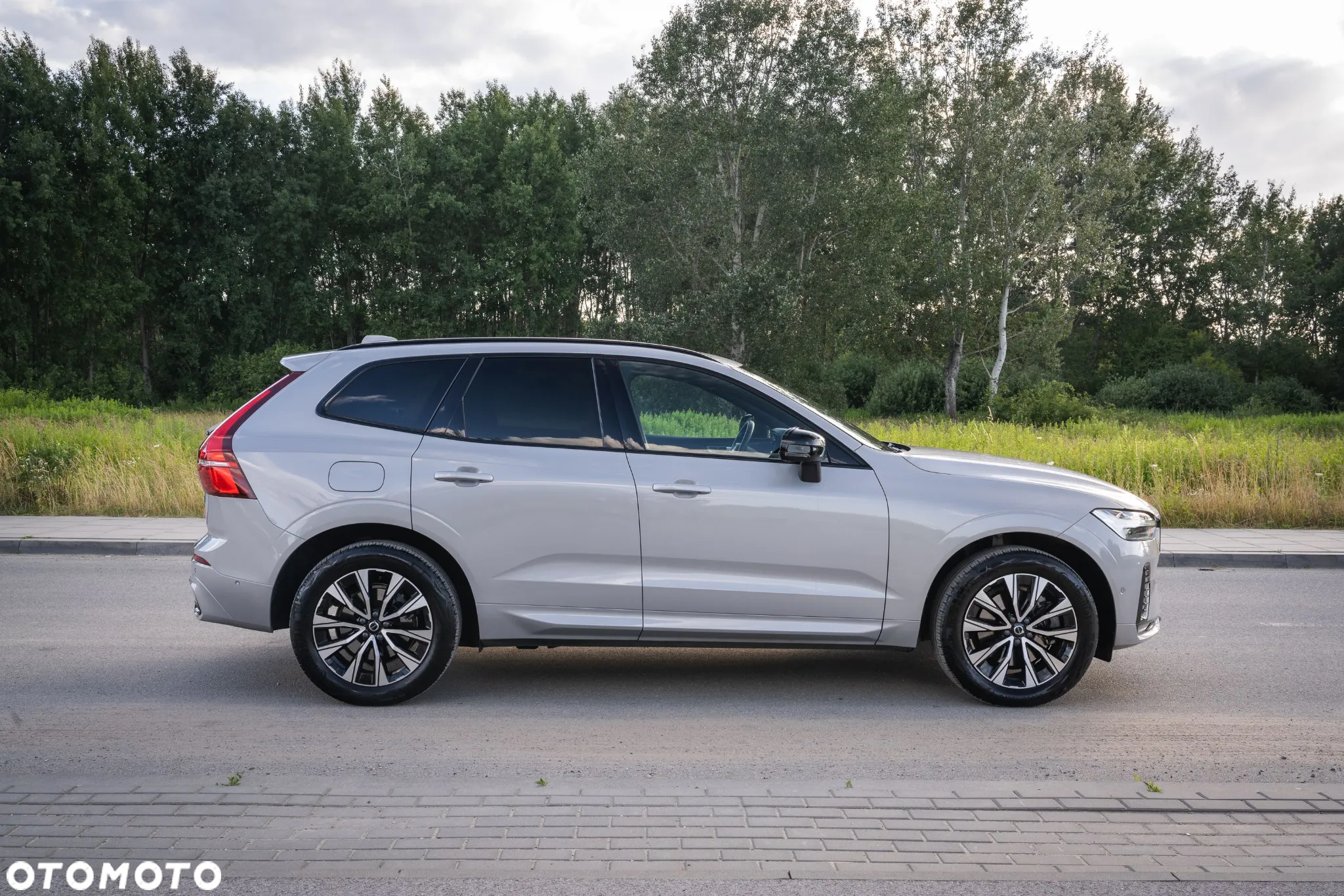 Volvo XC 60 B5 B AWD Plus Dark - 4