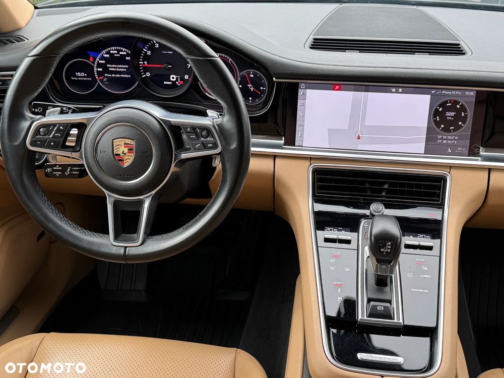 Porsche Panamera 4 - 8