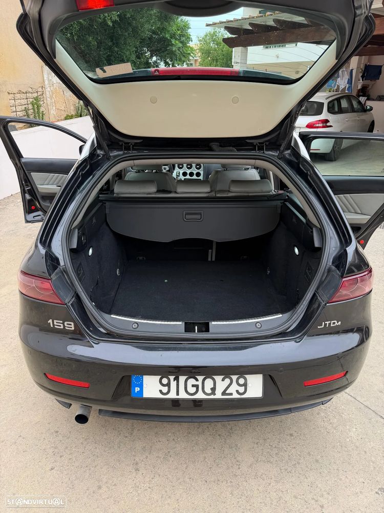 Alfa Romeo 159 Sportwagon 1.9 JTDm 16V Elegante - 4
