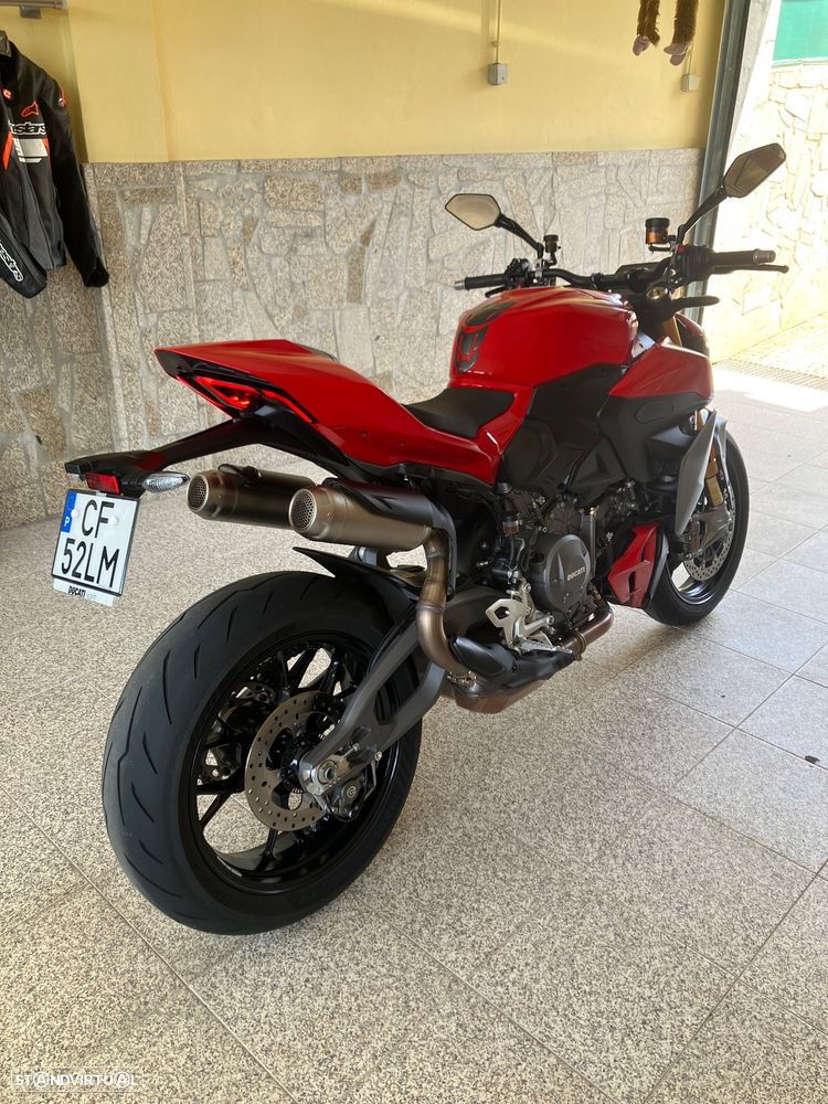 Ducati Streetfighter V2S - 4