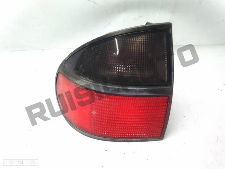 Farolim Trás Painel Esquerdo  Renault Laguna I [1993_2001] 1.8 - 1