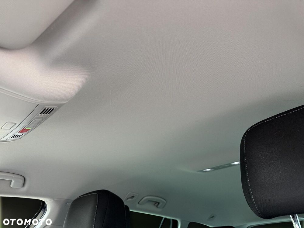 Volkswagen Passat - 36