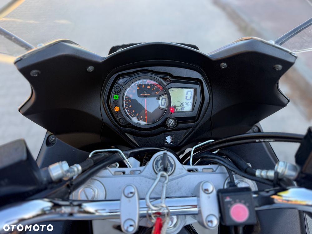 Suzuki GSX - 26