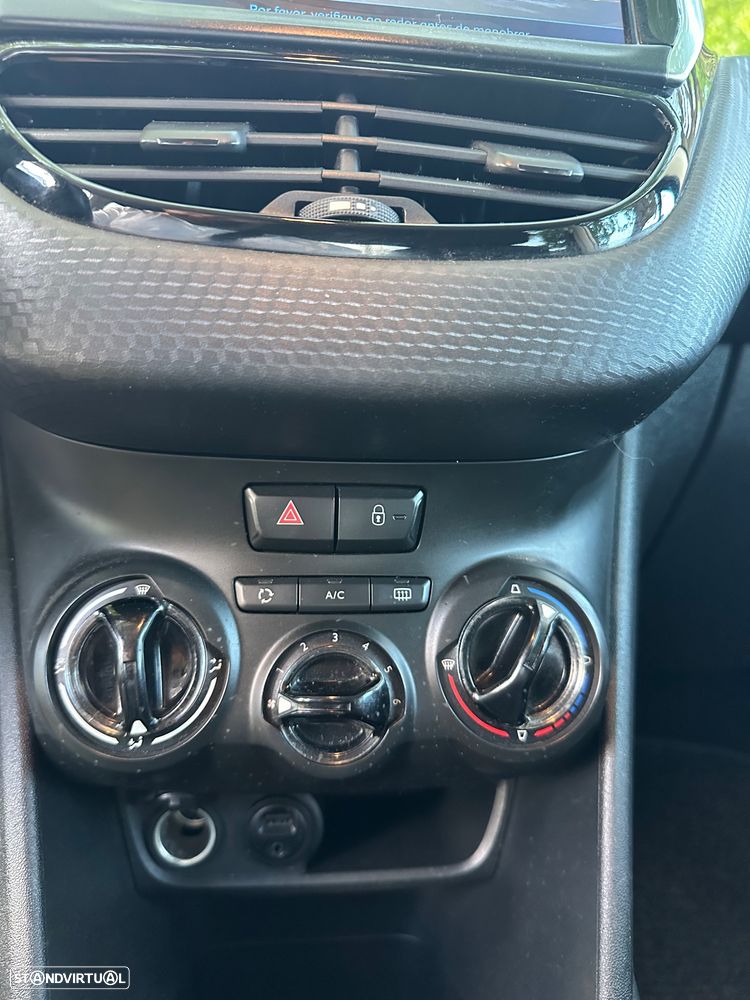 Peugeot 208 1.2 PureTech Style - 32