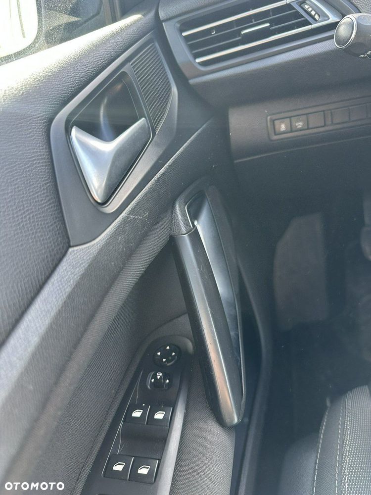 Peugeot 308 - 17
