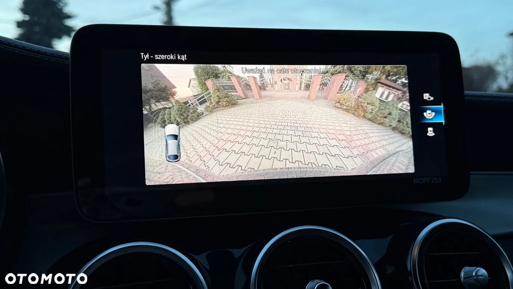 Mercedes-Benz GLC - 15