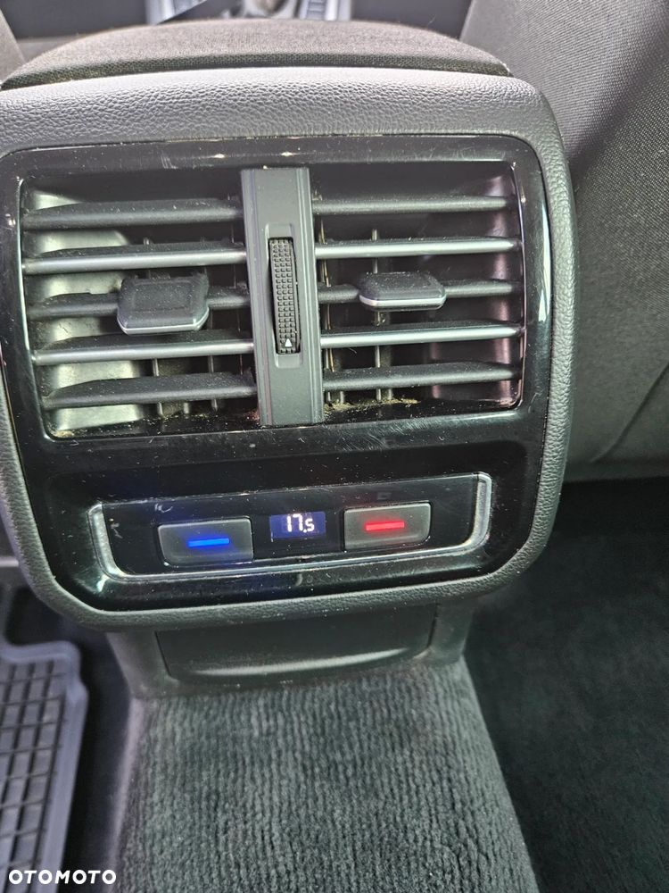 Volkswagen Passat Variant 2.0 TDI Comfortline DSG - 25