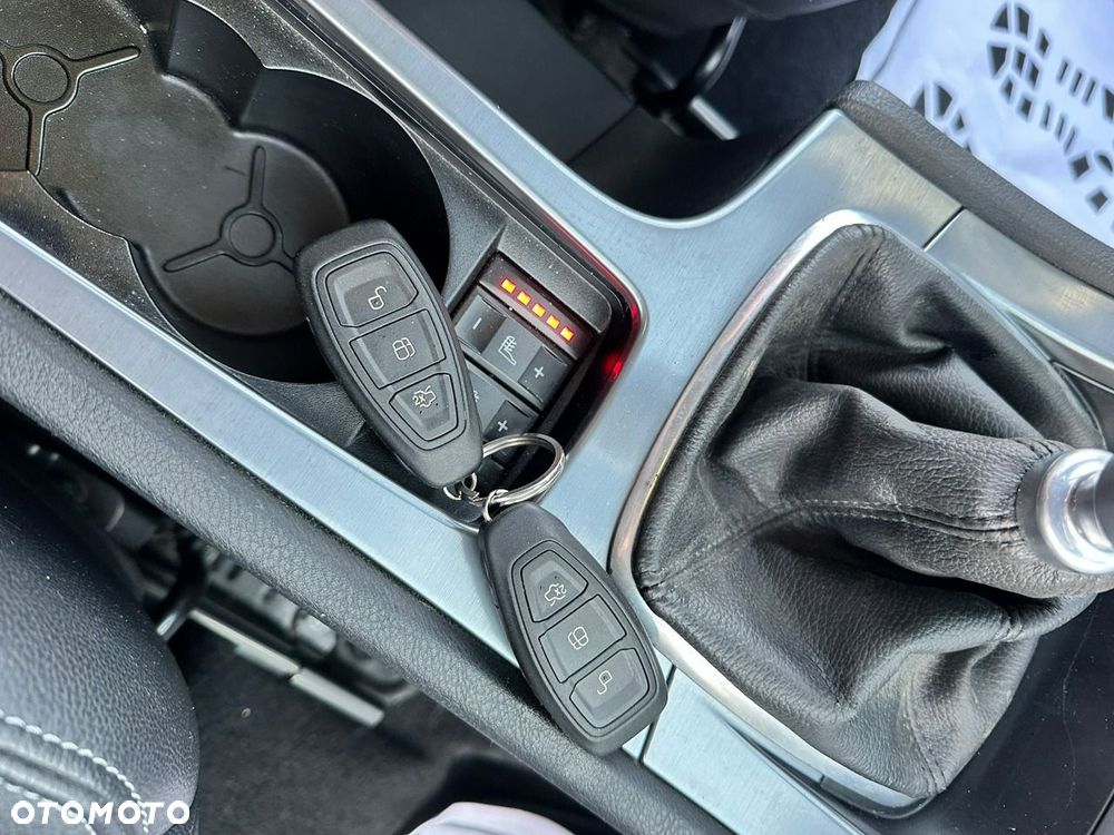 Ford Mondeo - 16