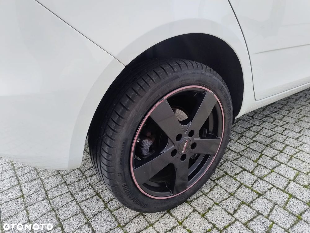 Skoda Fabia 1.6 TDI DPF Active Plus - 38