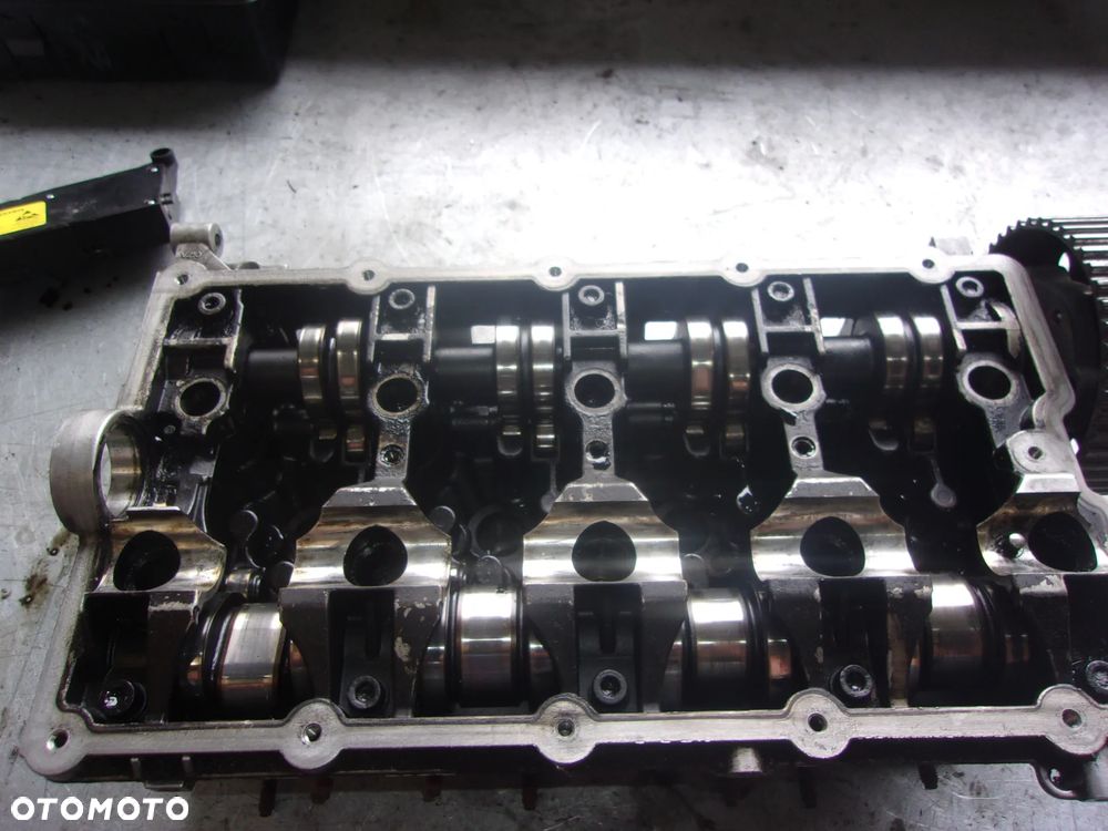 Głowica silnika 2.0 16V 03G103373A TOURAN VW - 2