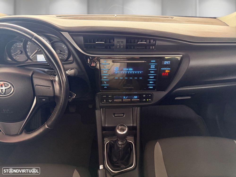 Toyota Auris 1.4 D-4D +AC - 8