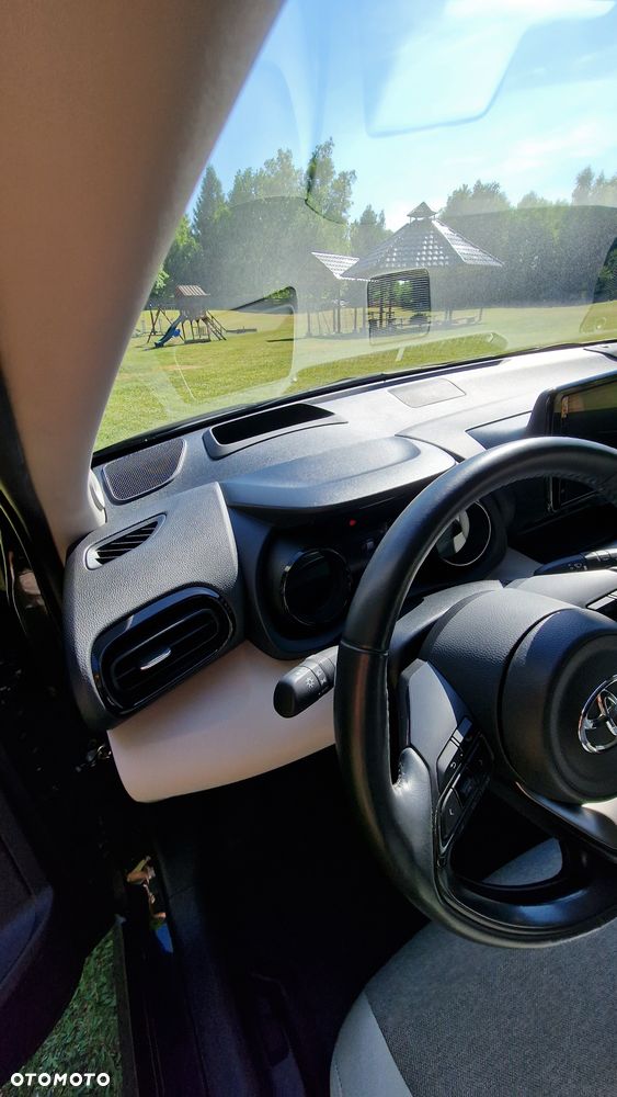 Toyota Yaris Hybrid 1.5 Executive - 11