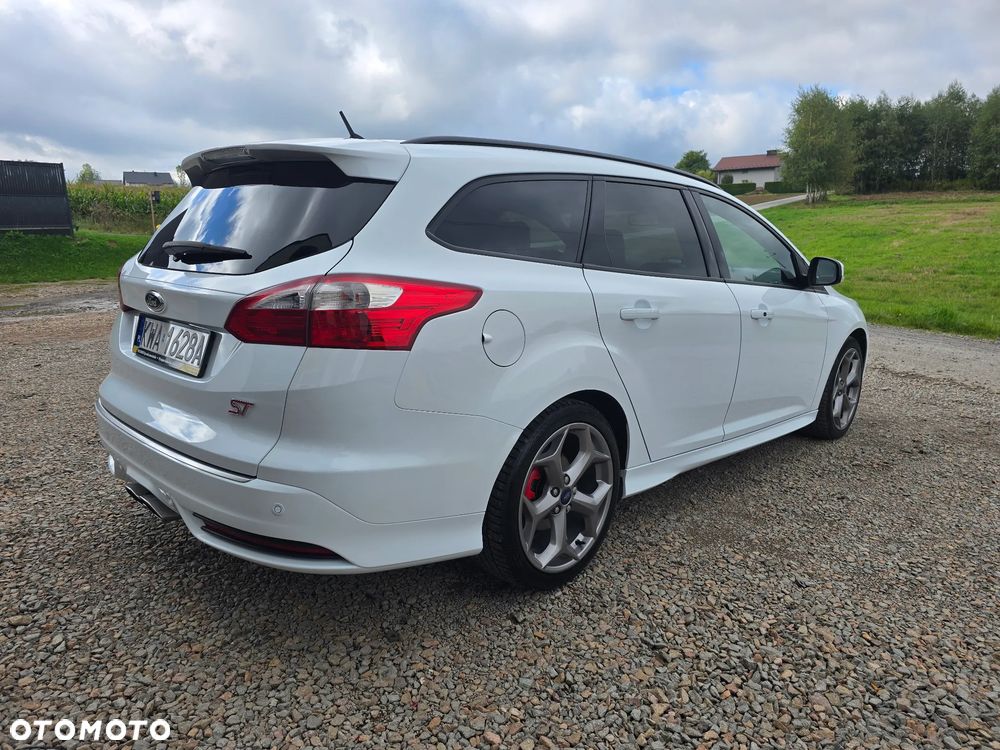 2013 Ford Focus 2.0 EcoBoost ST mit Leder-Sport-Paket, photograph 7