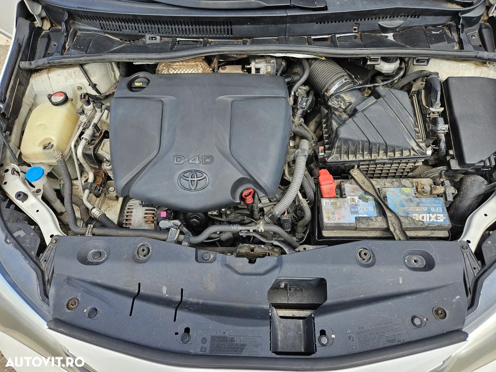 Toyota Avensis 2.0 D-4D Executive Terracotta - 15
