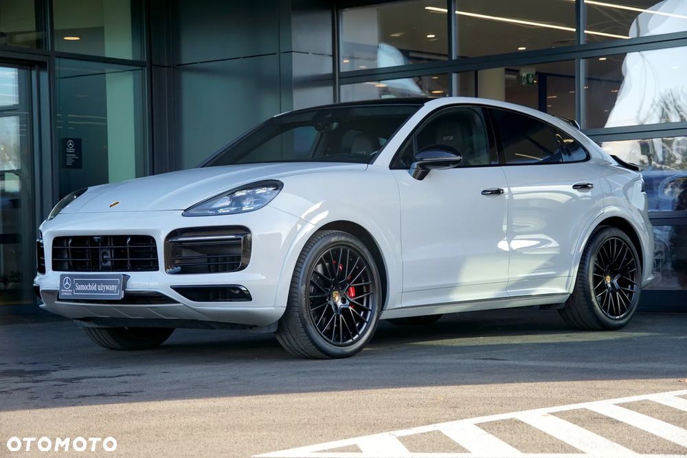 Porsche Cayenne Coupe GTS - 3