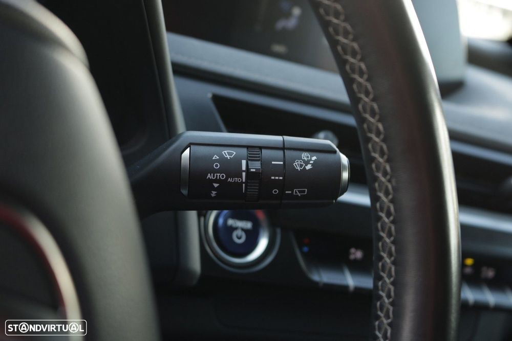 Lexus UX 300e Premium - 33