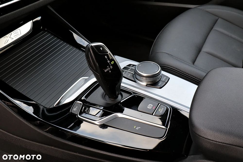 BMW X3 sDrive18d Advantage - 29