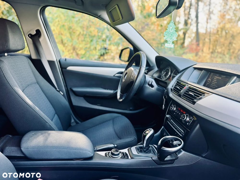 BMW X1 sDrive18d xLine - 9