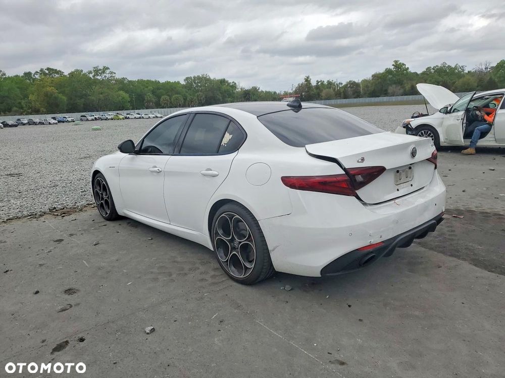Alfa Romeo Giulia 2.0 Turbo Veloce TI Q4 - 11