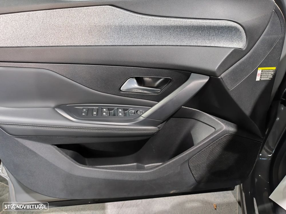 Peugeot 408 1.2 Hybrid Allure e-DCS6 - 9