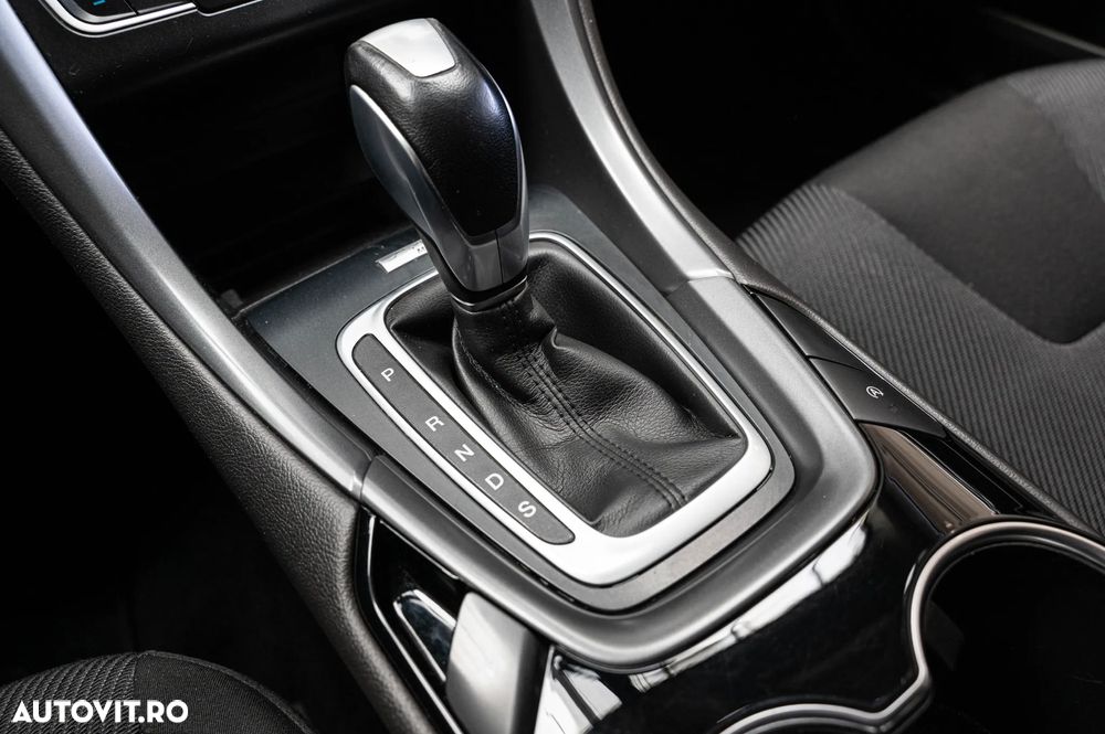 Ford Mondeo 2.0 TDCi Powershift - 14
