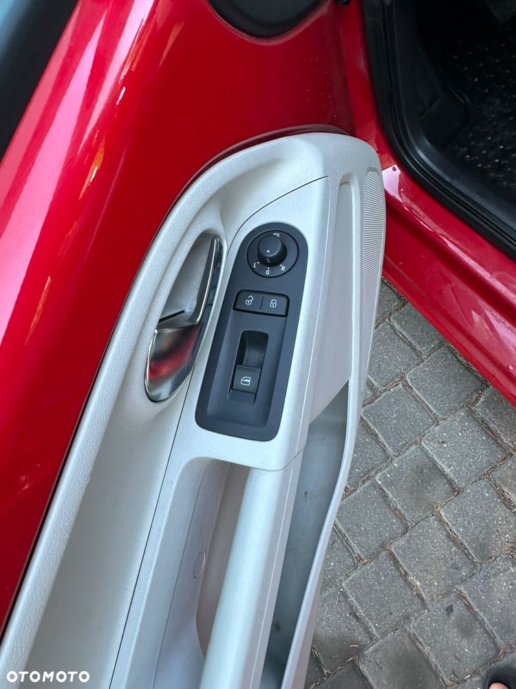 Volkswagen up! Active - 10