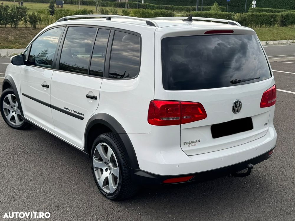 Volkswagen Touran Cross 1.6 TDI - 3