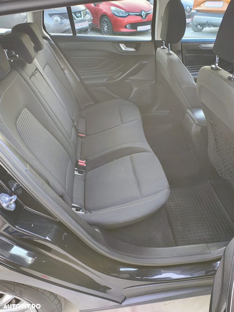 Ford Focus 1.5 EcoBlue Start-Stopp-System Aut. TITANIUM DESIGN - 19