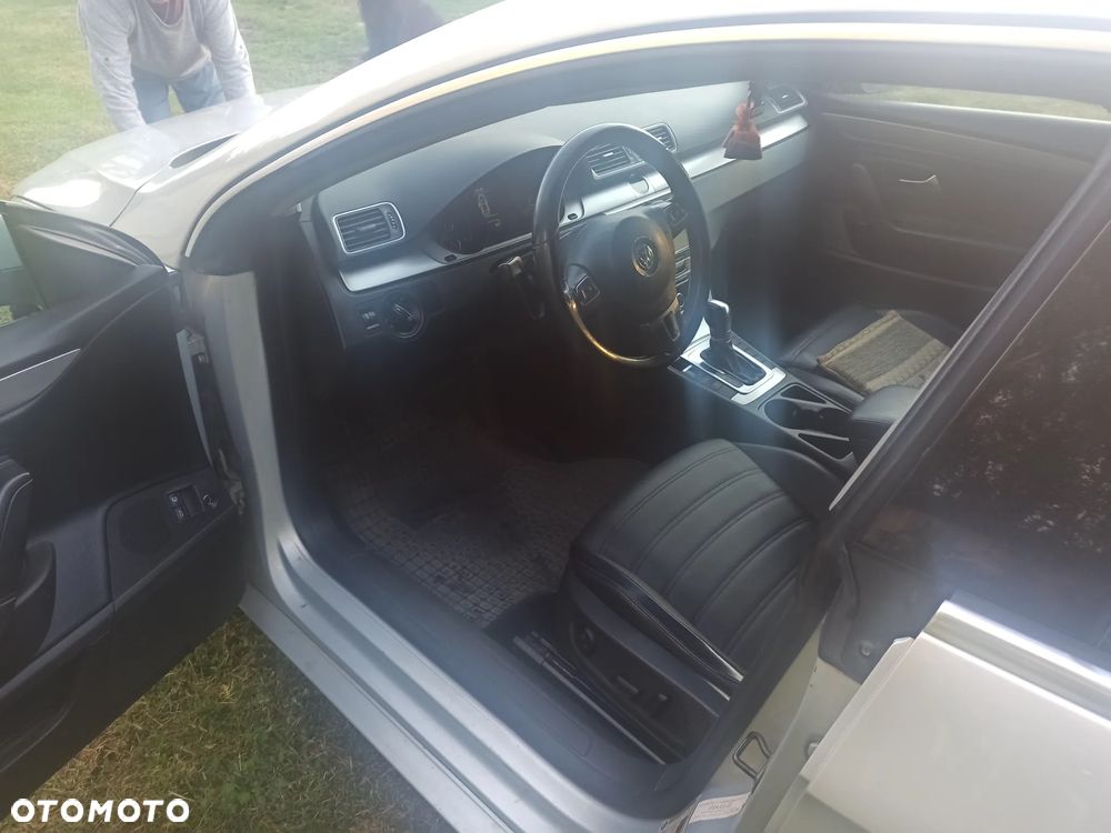 Volkswagen Passat - 12