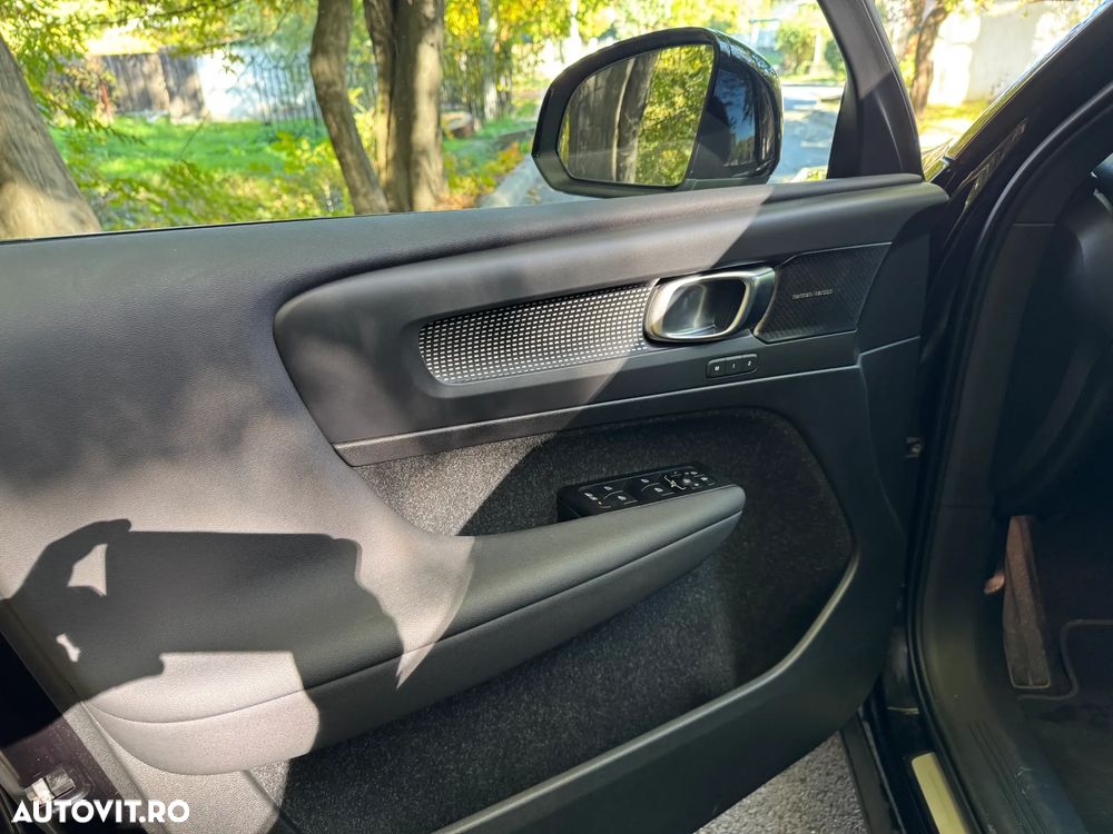 Volvo XC 40 Recharge Twin Motor AWD Ultimate - 9