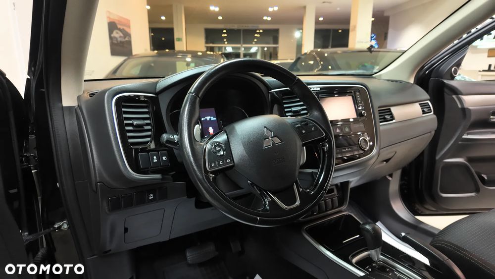 Mitsubishi Outlander 2.0 Intense 4WD CVT - 19