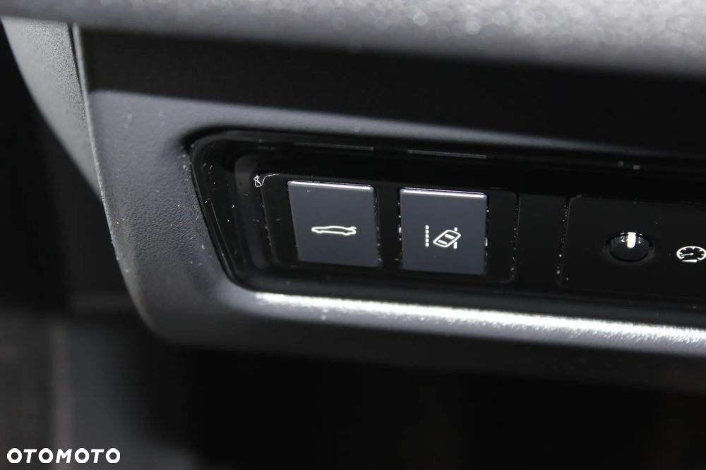 Jaguar XF 25d R-Sport - 27