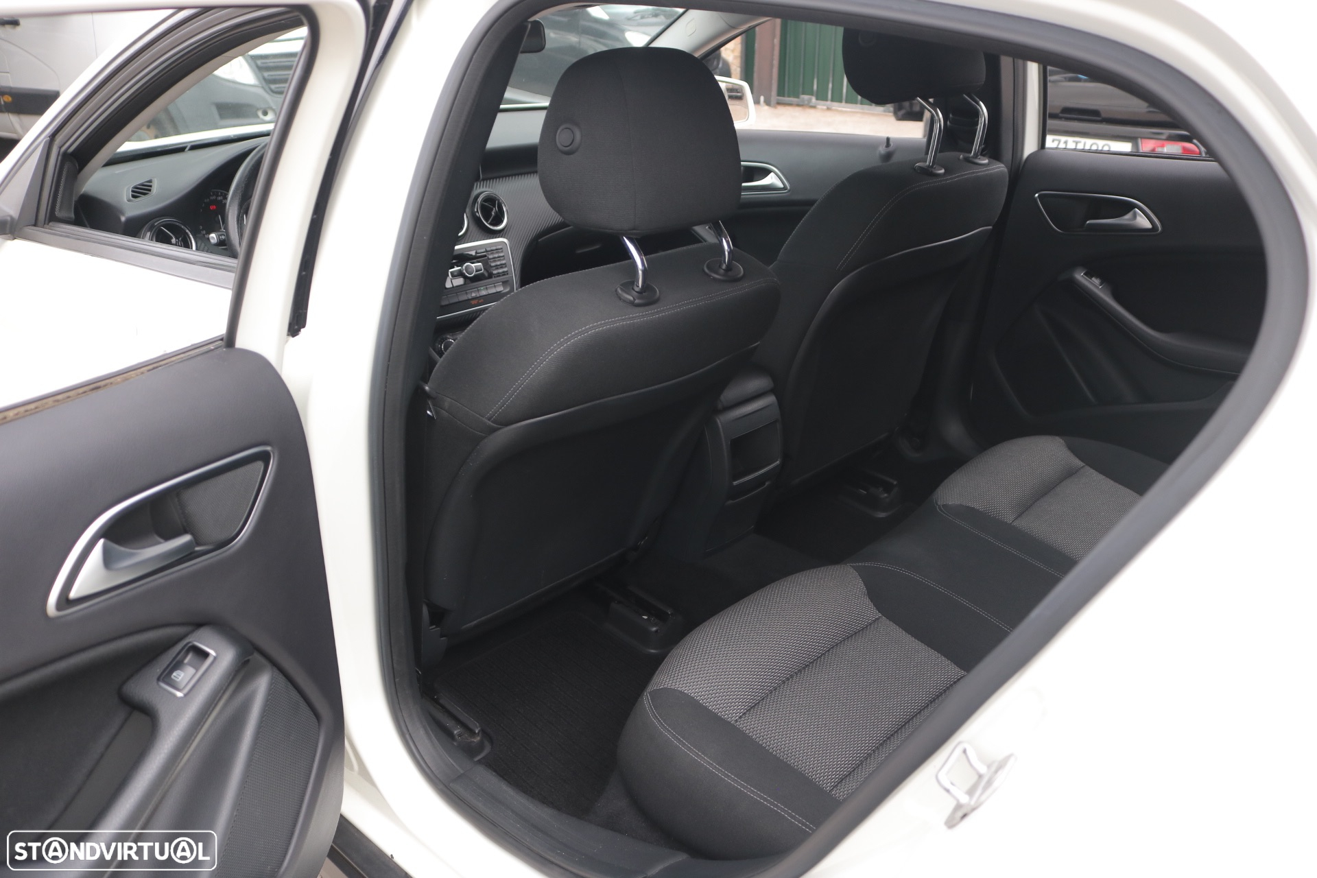 Mercedes-Benz GLA 180 (CDI) d Urban - 9