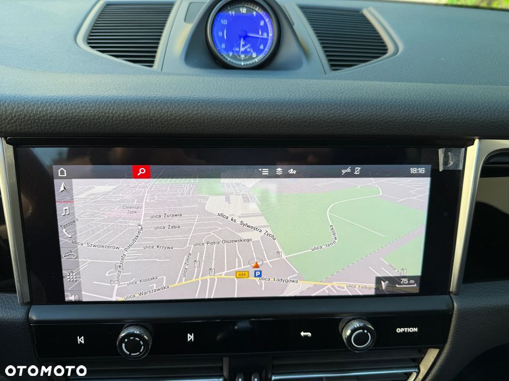 Porsche Macan Standard - 32