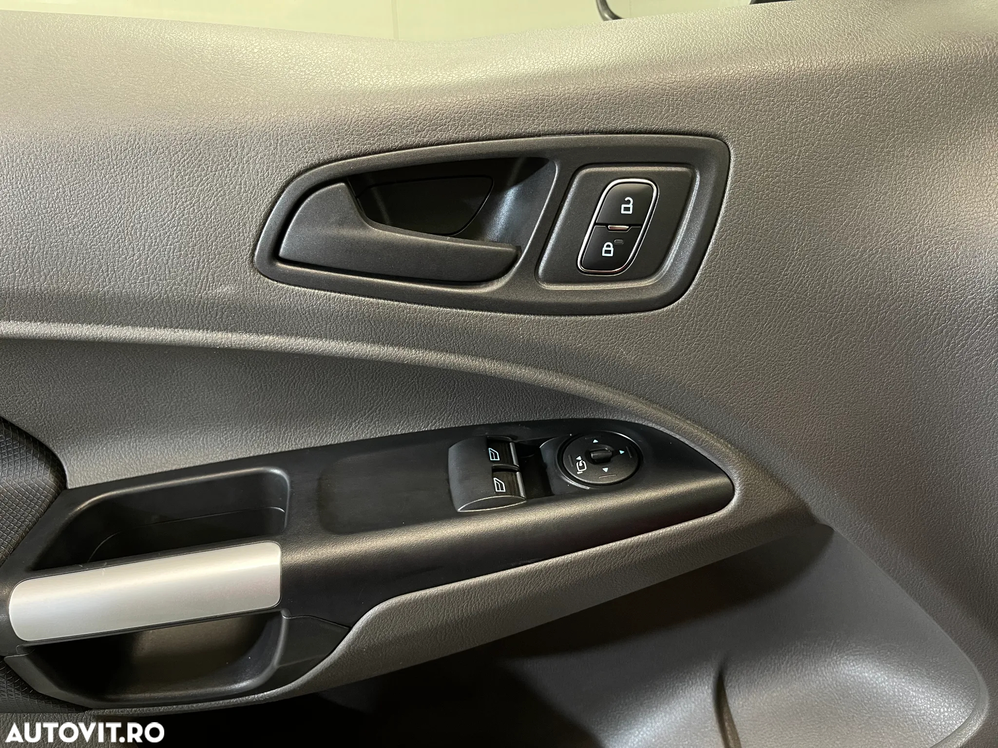 Ford Transit Connect - 14