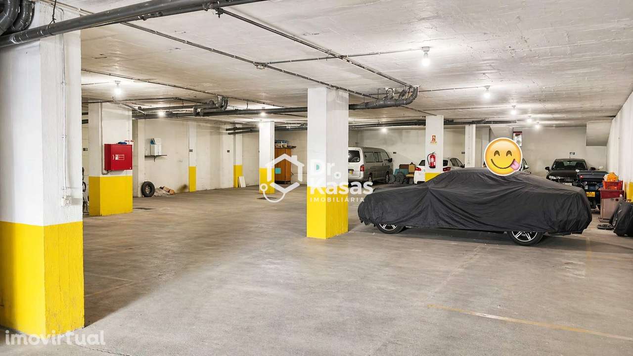 Lugar de Estacionamento Central no Barreiro - Grande imagem: 3/18