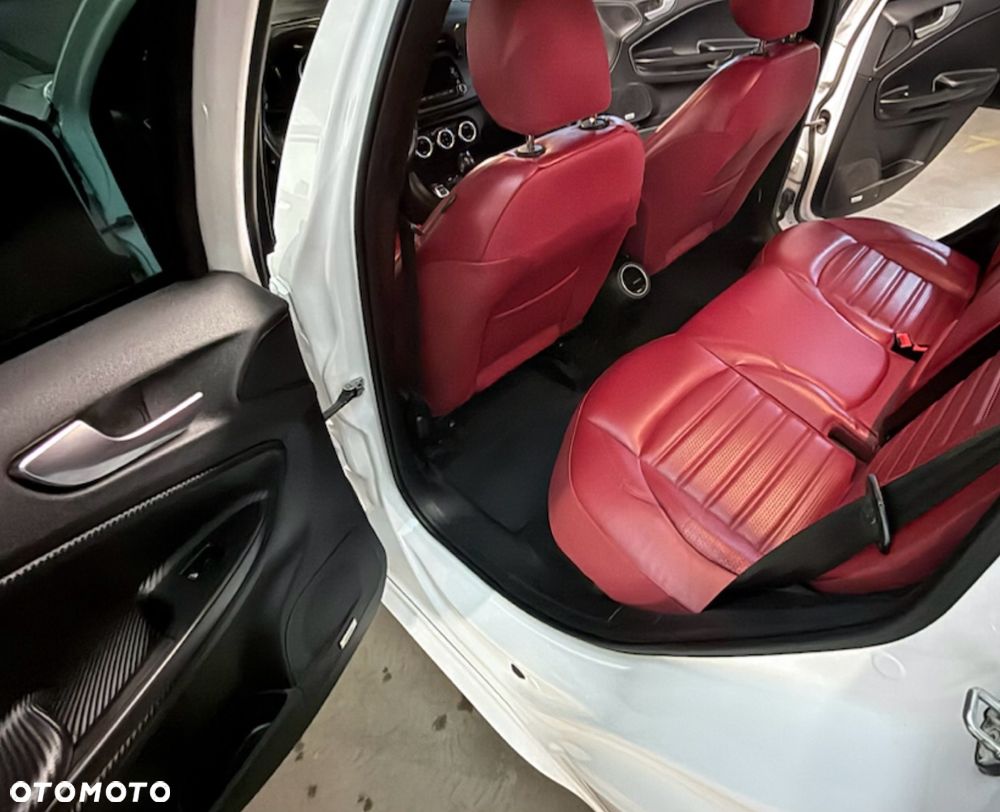 Alfa Romeo Giulietta 1750 TBi Veloce TCT - 13