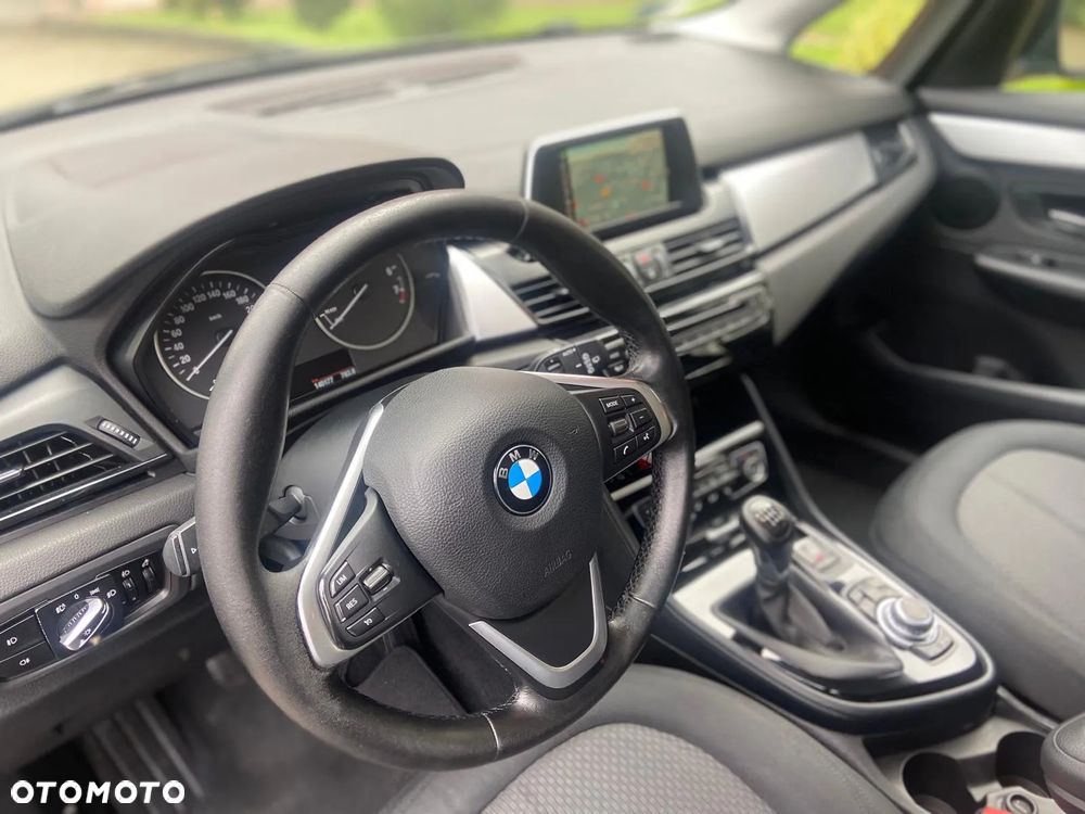 BMW Seria 2 218i - 11